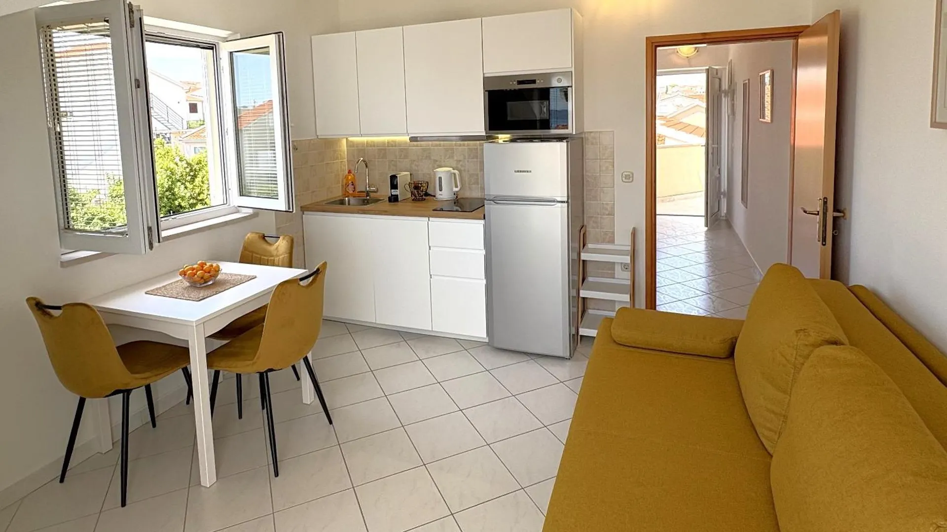 Apartments Vito Trogir 0*,
