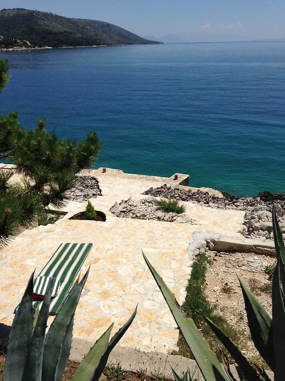 Apartments Vito Trogir 0*,